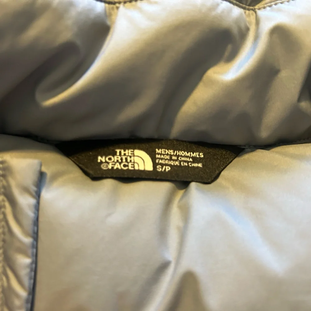 The North Face 550 Down Puffer Vest Gray Men’s Small Full Zip